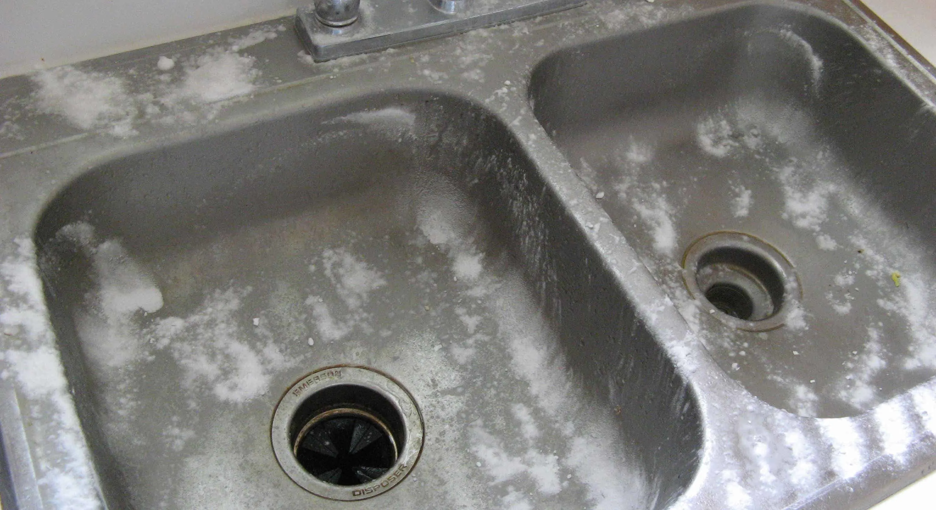 Wash Sink With vinegar and baking soda