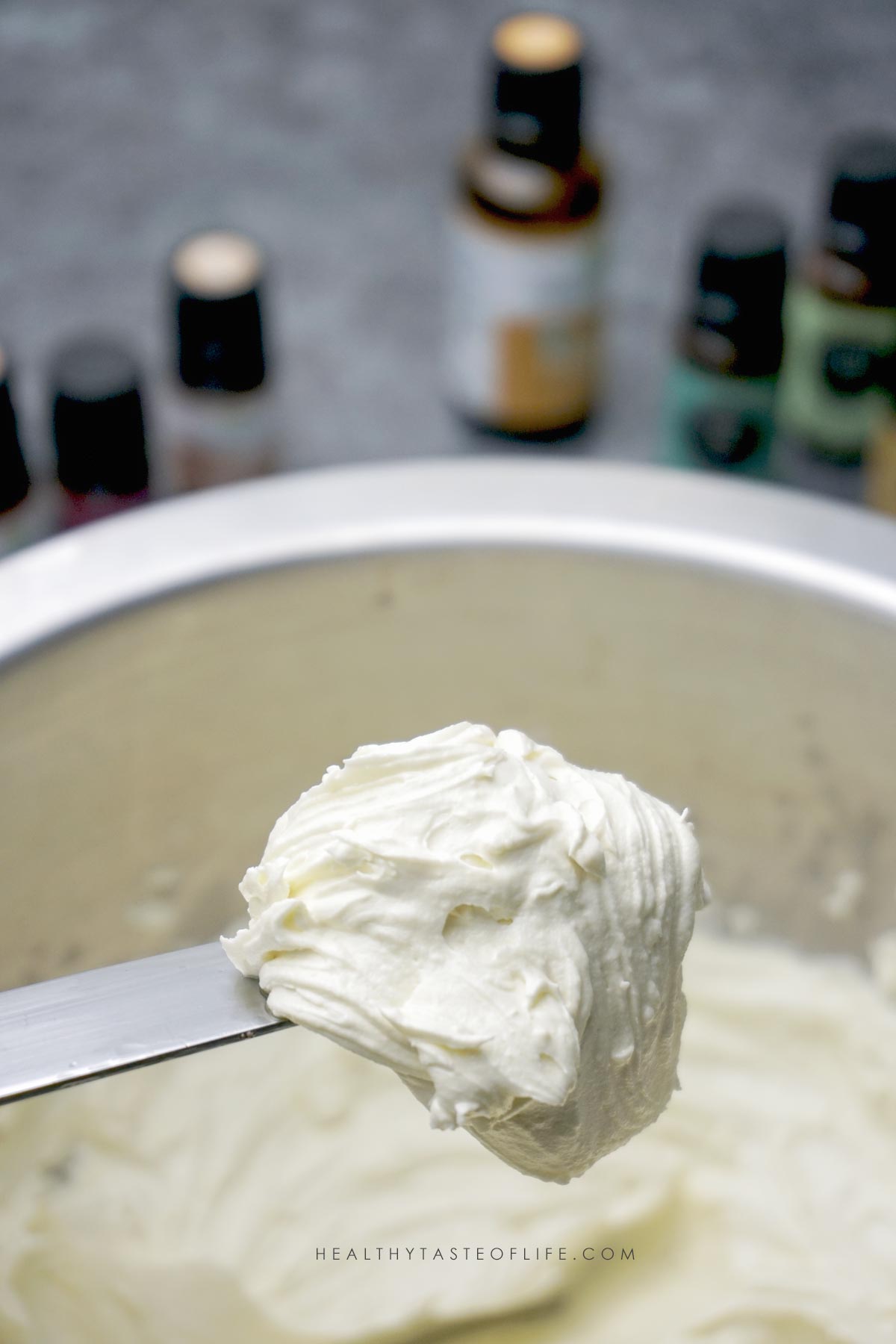 Ready fluffy whipped body butter with mango butter, CBD oil and oat kernel oil.
