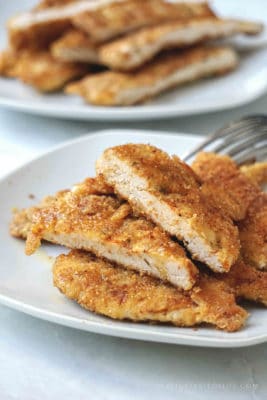 Keto low carb paleo chicken cutlets recipe with almond flour; These chicken cutlets are also gluten free, dairy free, Paleo and can be made baked or fried. Great as a clean eating dinner or lunch and also perfect as a low carb, keto and dairy free meal prep recipe ready to be used for different meals.