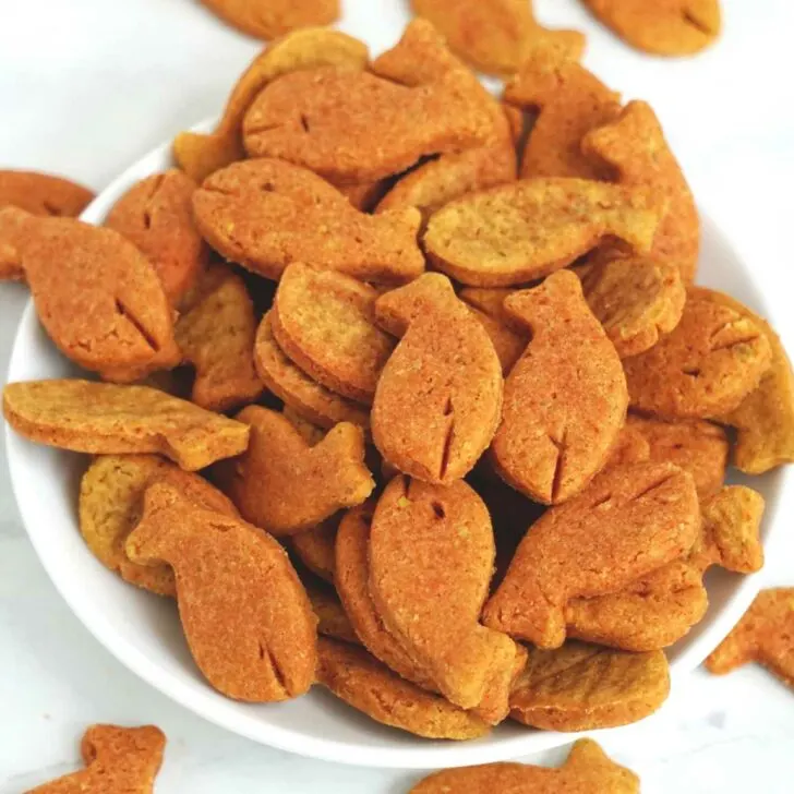 healthy gluten free goldfish crackers featured image