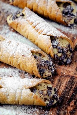 Gluten Free Cannoli Recipe + Dairy Free Filling | This Gluten free cannoli recipe is made from scratch, the shells are baked in the oven and then filled with a dairy free custard cream.