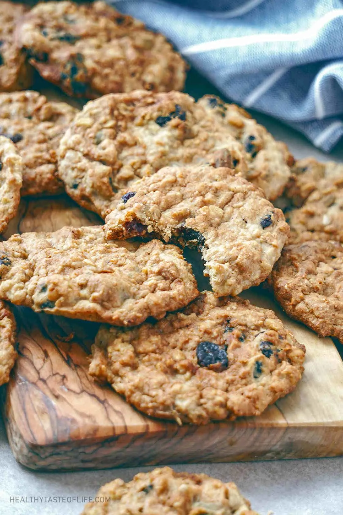 Oat applesauce cookies vegan and healthy.