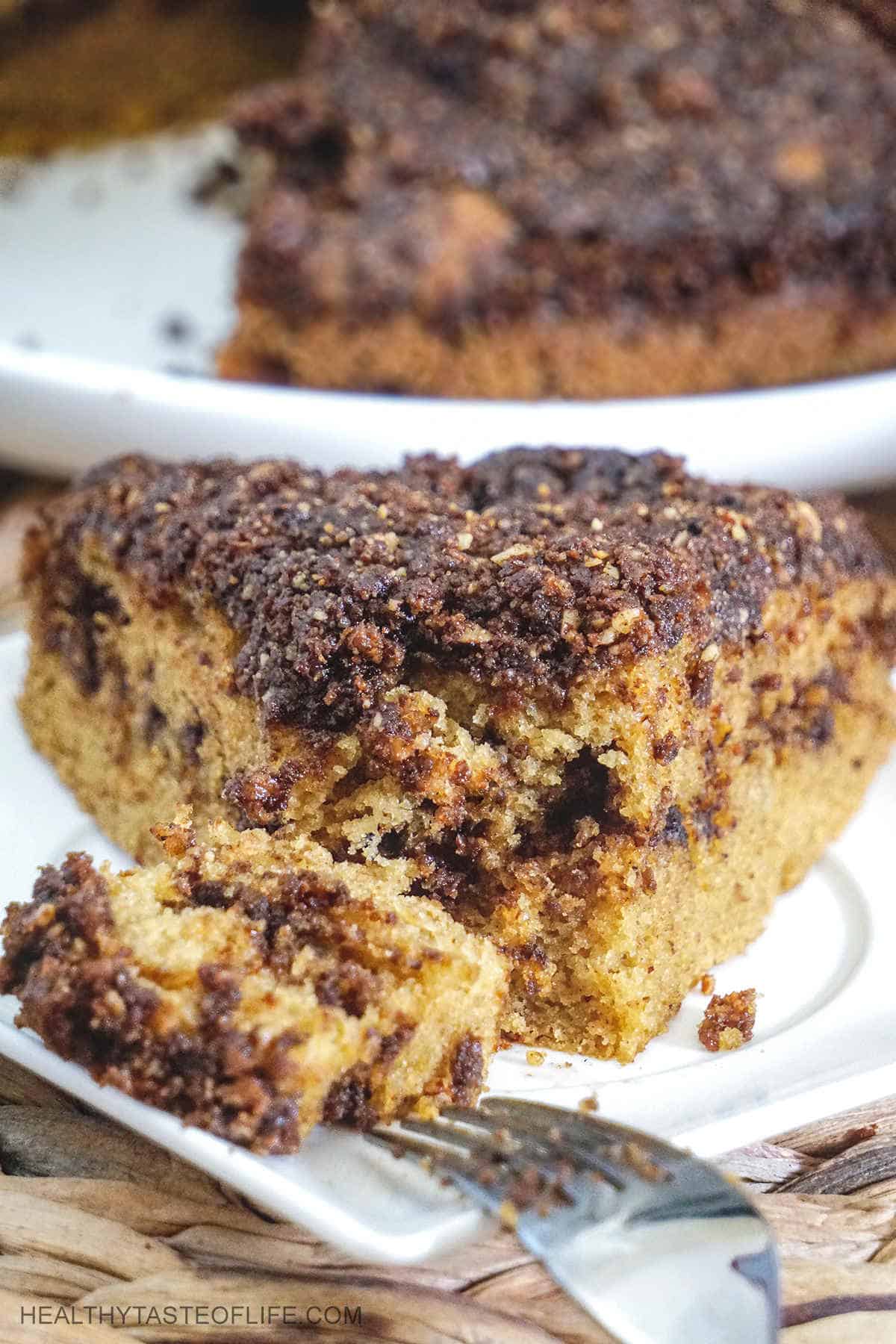 Looking for a gluten free coffee cake recipe? Check out this gluten free coffee and walnut cake with a buttery cinnamon crumb. Moist soft and it melts in your mouth, sweet enough to satisfy your craving. This gluten free coffee cake can be enjoyed as a dessert or as breakfast with a cup of coffee or tea. #moist #coffeecake #glutenfree #walnutcake #cinnamon