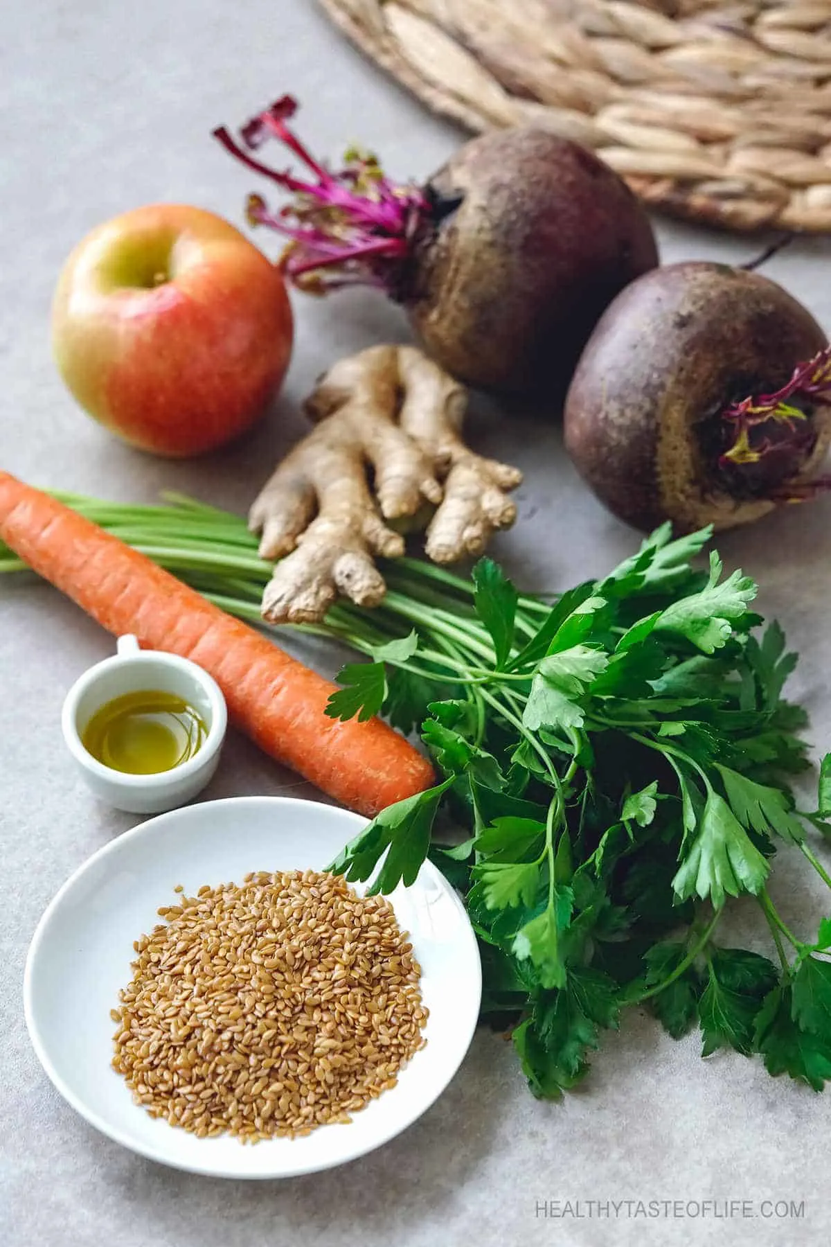 The best ingredients for a liver detox smoothie, cleanse your liver and colon with real whole foods #liverdetox #detoxsmoothie #vegetablesmoothie