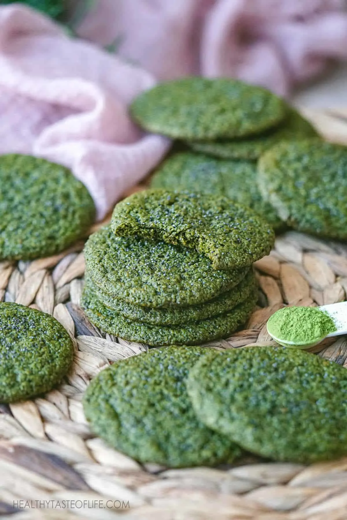Healthy Vegan Matcha Cookies Recipe - Gluten Free Matcha Sugar Cookies With Oatmeal. Make matcha cookies from scratch with healthier ingredients: chewy inside, crisp on the outside: a healthy matcha dessert for your cup of tea #matchacookies #vegan #healthycookies #healthyoatmealcookies #glutenfreecookies #healthysugarcookies