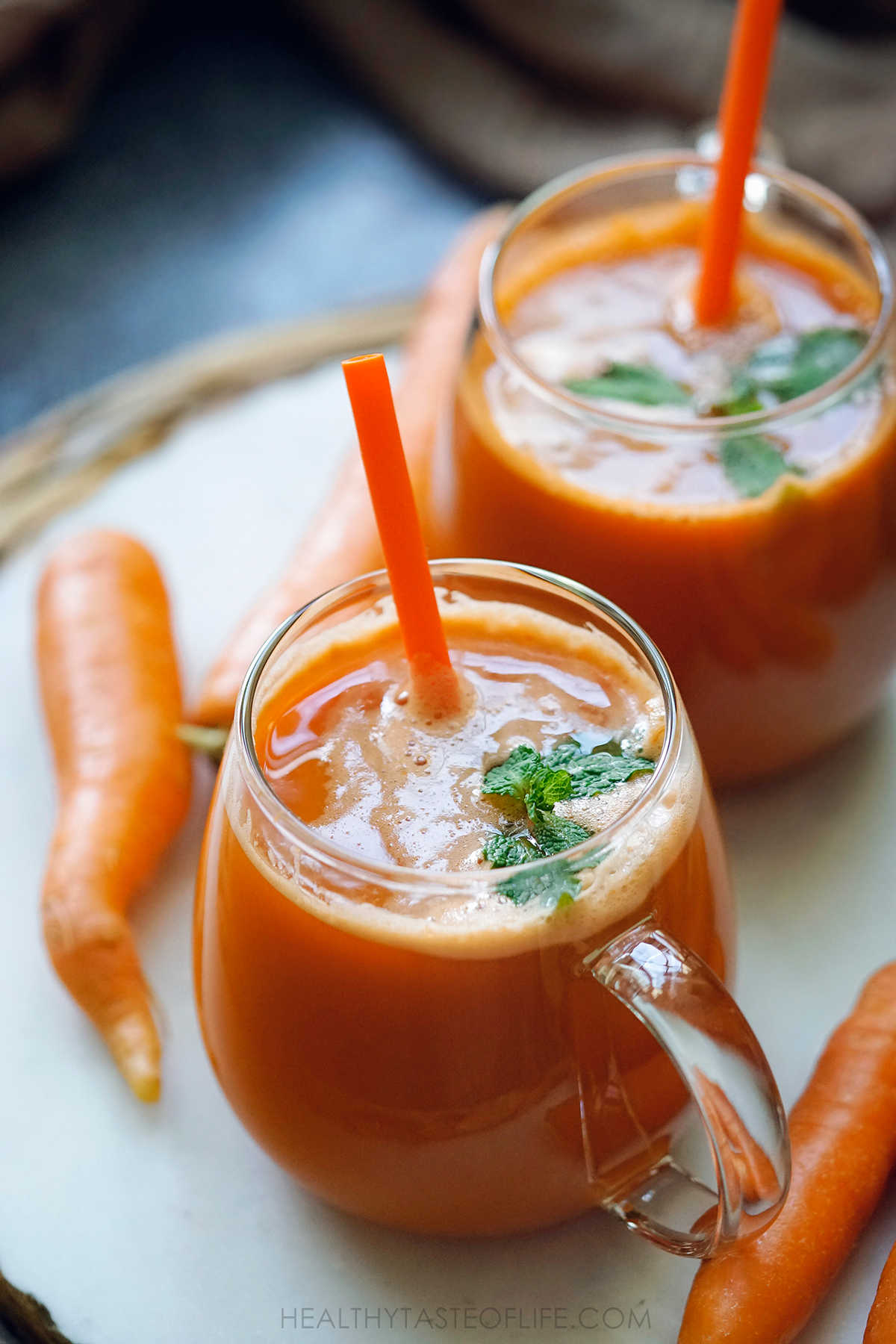 Juicing recipes with carrots: carrot juice in mixed in a blender.