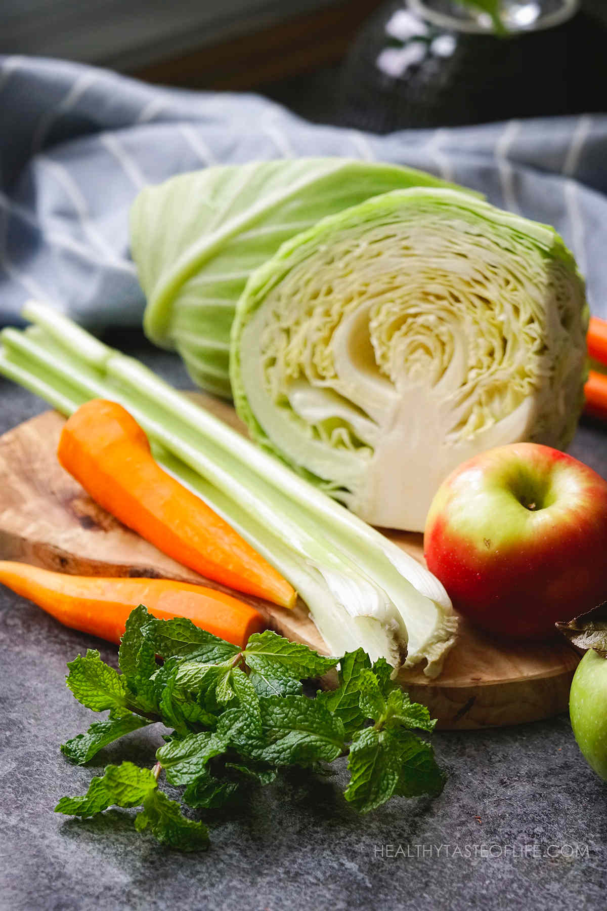 Cabbage juice for ulcers ingredients - cabbage, celery, carrot, apple and mint.