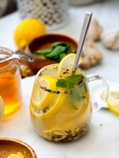cropped-lemon-honey-ginger-garlic-drink-tea-for-flu.jpg