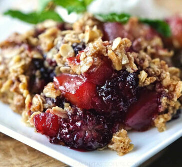 blackberry apple crumble featured