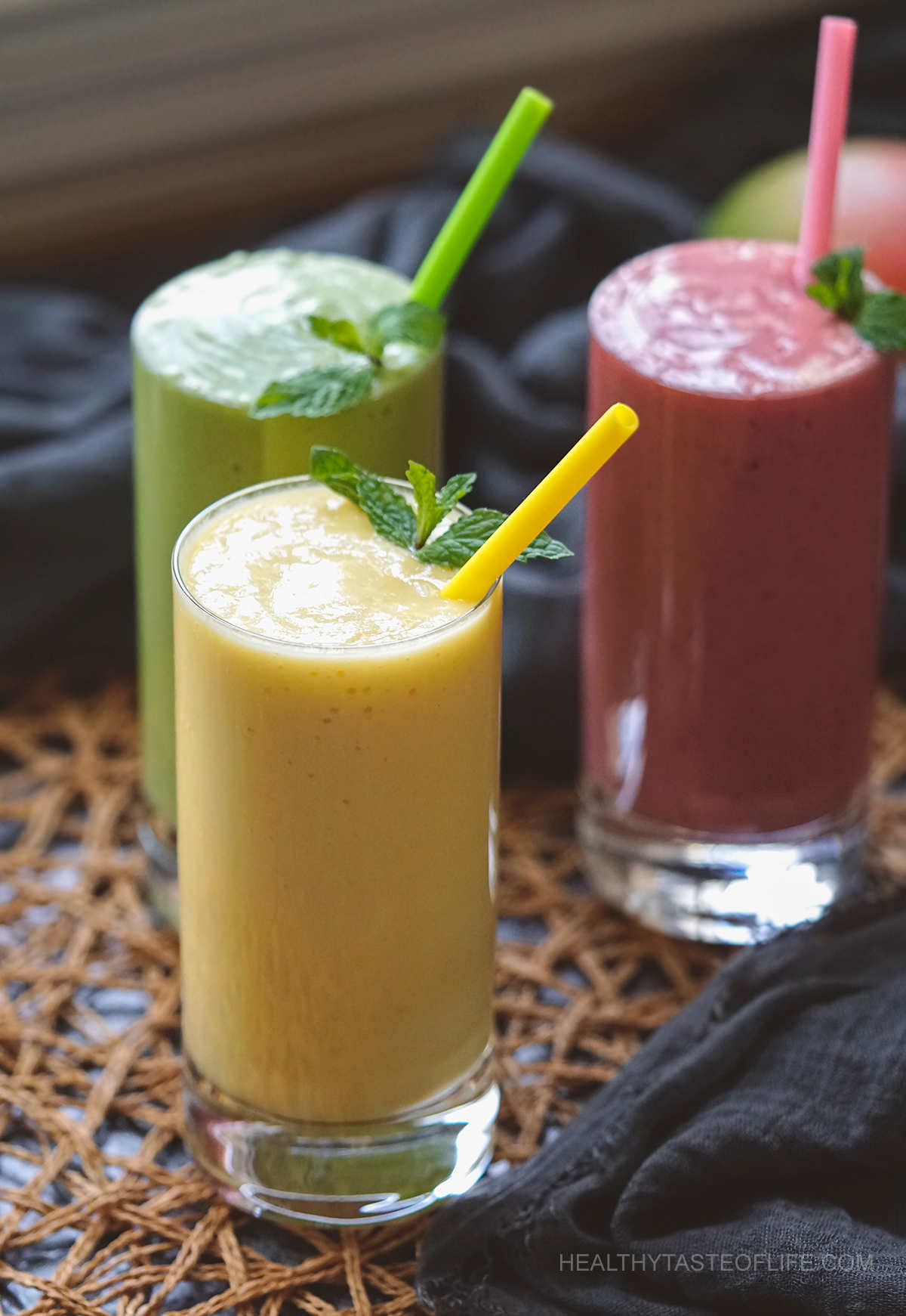 Smoothies with mango and pineapple.