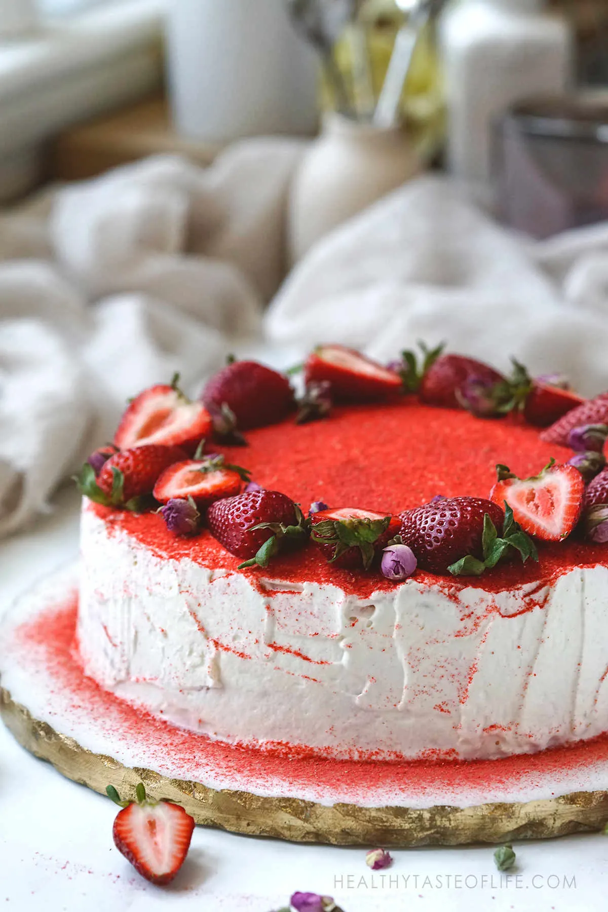 Strawberry crepes cake / strawberry and cream crepe cake.