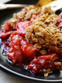 strawberry crisp crumble featured image