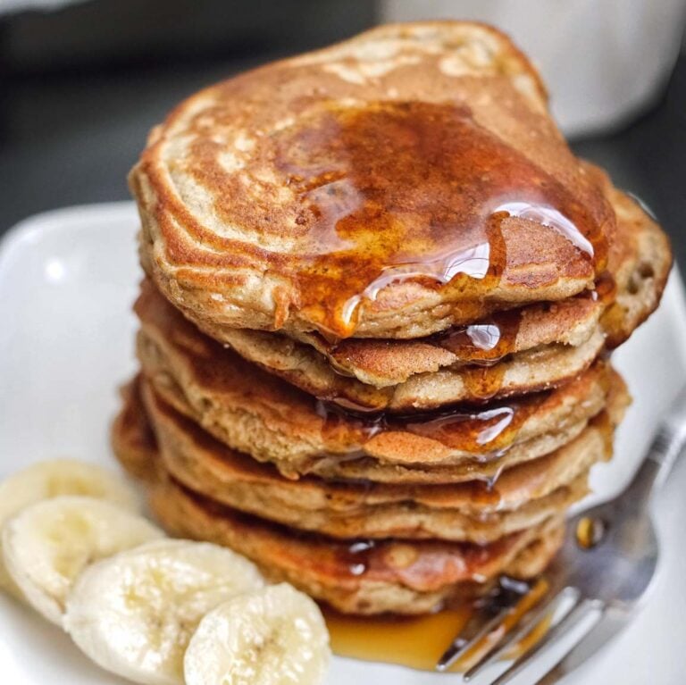 featured image gluten free banana pancakes