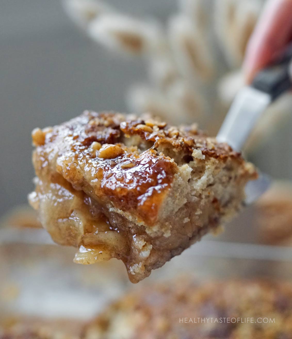 gluten and dairy free apple cobbler serving showing caramelized apples up close 
